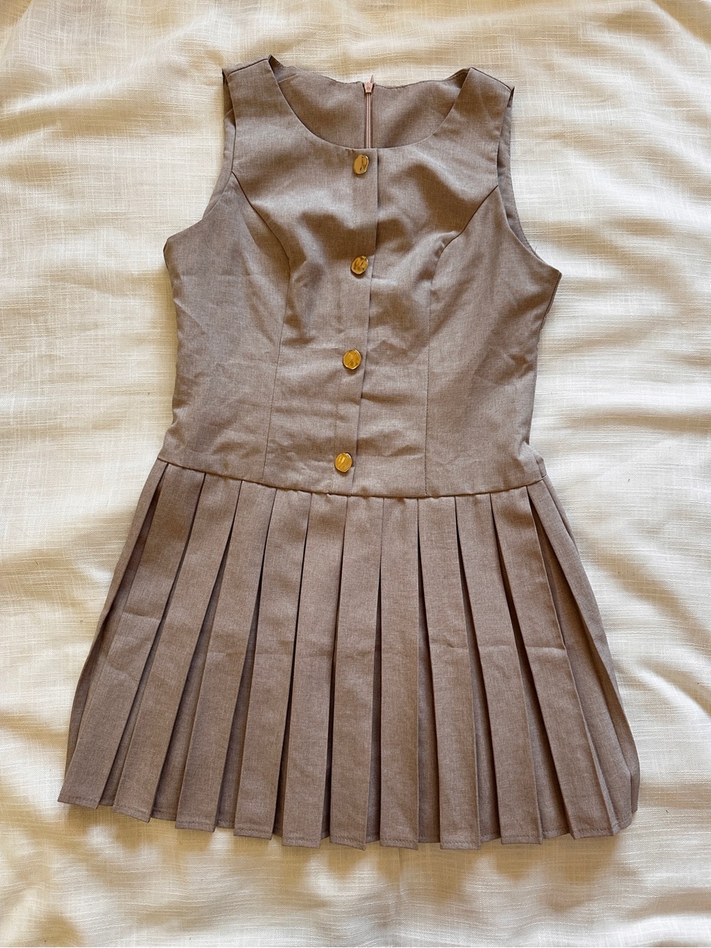 NWOT Shein women mini pleated sleeveless dress